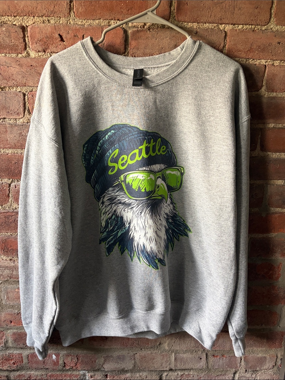 Seattle Seahawks Gray  graphic Crewneck Sweatshirt men’s size large